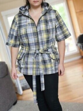 NWOT Odyn sz medium black/yellow/white plaid zip up hooded rain resistant jacket